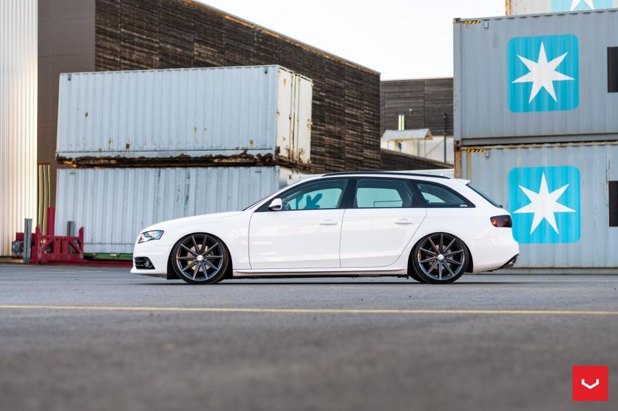  Audi A4 Avant on Vossen Wheels (VFS10) 2017 года  (фото 17 из 23)